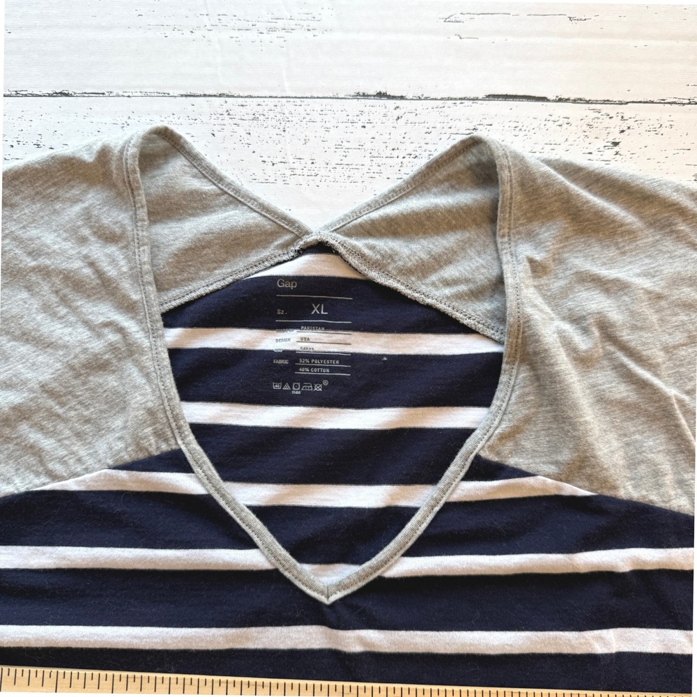 GAP Women's Striped V Neck T Shirt XL - Picture 4 of 9